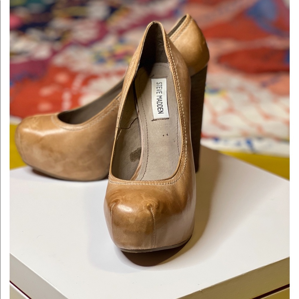 Steve Madden Platform Pumps